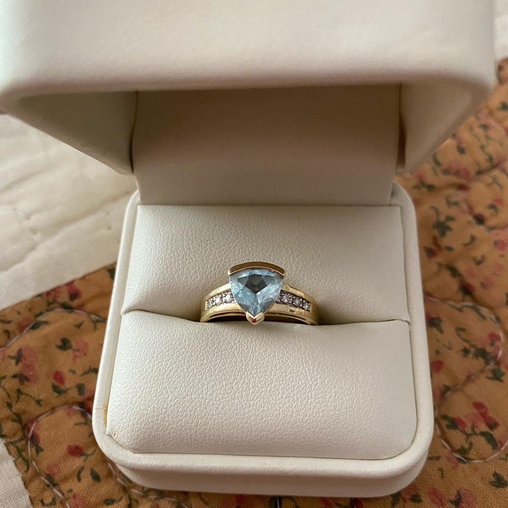 14k Trillion Cut Aquamarine & Diamond Ring 7